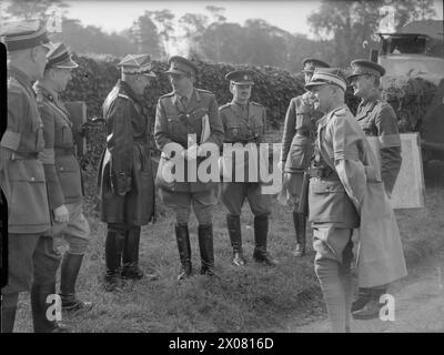 THE ALLIED ARMIES IN BRITAIN, 1940-1947 - Senior Allied Armies officers discussing operations during 'Exercise Bumper', 2 October 1941.From left to right: two unidentified Polish Army Colonels; General Stanisław Maczek, the future Commander of the 1st Polish Armoured Division; General Alan Brooke, the Commander-in-Chief Home Forces; unidentified Czech Army officer; General Carl Gustav Fleischer, the C-in-C of the Norwegian Armed Forces (obscured); General Bronisław Regulski, the Polish Military Attache in Britain; Jan Sergěj Ingr, the Czech Minister of National Defense  British Army, Polish Ar Stock Photo