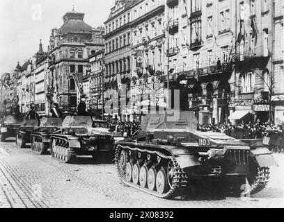 THE CZECHOSLOVAK CRISIS, 1938 - 1939 - German Panzer II tanks in Wenceslas Square in Prague, 20 April 1939  German Army Stock Photo