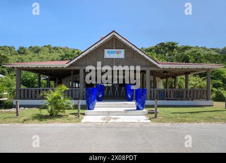 Mangoz Beach Club bar and restaurant on Lower Bay beach, Bequia Island, St Vincent & the Grenadines, Caribbean Stock Photo