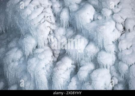A close-up of icicles and snow formations in an Icelandic winter, showcasing nature’s intricate ice artistry Stock Photo