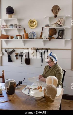 Wigmaker shop, Colonial Williamsburg, Virginia Stock Photo