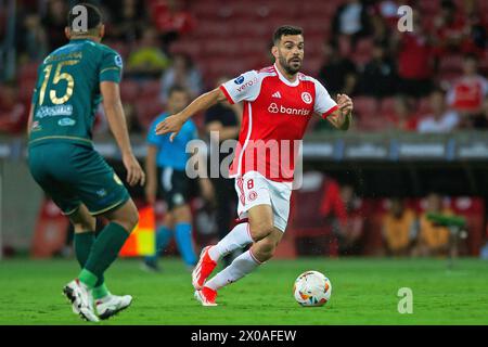 Porto Alegre, Brazil. 10th Apr, 2024. Bruno Henrique of Internacional during the match between Internacional and Tomayapo for the 2st round of group C of Copa Sudamericana 2024, at Beira-Rio Stadium, in Porto Alegre, Brazil on April 10. Photo: Max Peixoto/DiaEsportivo/Alamy Live News Credit: DiaEsportivo/Alamy Live News Stock Photo