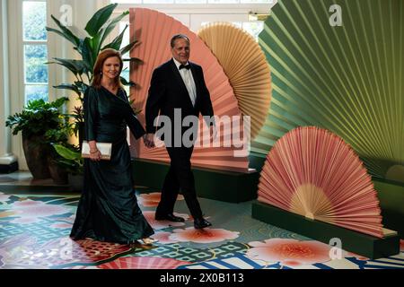 Washington, Vereinigte Staaten. 10th Apr, 2024. Ms. Kelly O'Donnell & Mr. J. David Ake arrive for the State Dinner hosted by United States President Joe Biden and first lady Dr. Jill Biden honoring Prime Minister Kishida Fumio and Mrs Yuko Kishida of Japan in the Booksellers area of the White House in Washington, DC on Wednesday, April 10, 2024. Credit: Tierney L. Cross/CNP/dpa/Alamy Live News Stock Photo