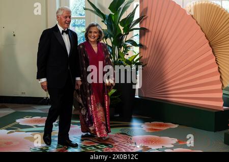 Washington, Vereinigte Staaten. 10th Apr, 2024. Former United States President Bill Clinton & former US Secretary of State Hillary Rodham Clinton arrive for the State Dinner hosted by United States President Joe Biden and first lady Dr. Jill Biden honoring Prime Minister Kishida Fumio and Mrs Yuko Kishida of Japan in the Booksellers area of the White House in Washington, DC on Wednesday, April 10, 2024. Credit: Tierney L. Cross/CNP/dpa/Alamy Live News Stock Photo