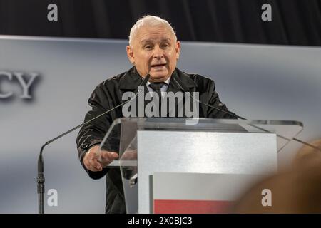 PiS president Jaroslaw Kaczynski speaks to the crowd. On the 14th anniversary of the Smolensk air disaster approximately 2,000 people took part in the March of Remembrance of the Victims of the Smolensk Disaster. While participating in the demonstration, they shouted that this disaster was an attack. The Smolensk air disaster was a Tupolev Tu-154 aircraft operating Polish Air Force Flight 101 who crashed near the Russian city of Smolensk. (Photo by Marek Antoni Iwanczuk / SOPA Images/Sipa USA) Stock Photo