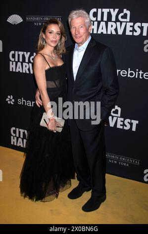 Richard Gere mit Ehefrau Alejandra Gere bei der City Harvest Gala 2024 ...