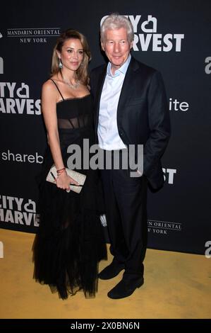 Richard Gere mit Ehefrau Alejandra Gere bei der City Harvest Gala 2024 ...