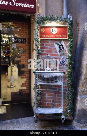 Harry Potter Themed Shop or Shop for Witches and Sorcerers with Hogwarts Express & Shopping Cart or Trolley Aix-en-Provence Provence France Stock Photo