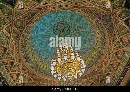 Sultan Qaboos Grand Mosque Interior showing the Chandelier that used to be the Largest in the World with Swarovski Crystals and 24 Carat Fine Gold Pla Stock Photo