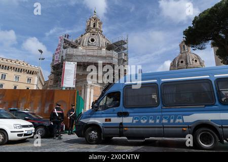 Rome, Italy. 10th Apr, 2024. The police arrive at the protest site (Photo by Matteo Nardone/Pacific Press/Sipa USA) Credit: Sipa USA/Alamy Live News Stock Photo