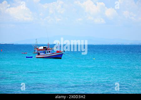 Landscape view of koh larn island popular tropical beach in Chonburi province, Thailand Stock Photo