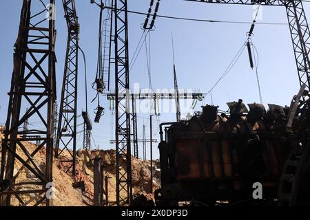 Non Exclusive: KHARKIV, UKRAINE - APRIL 10, 2024 - An energy facility is damaged by Russian shelling, Kharkiv, northeastern Ukraine. Stock Photo