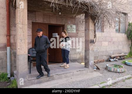 Erevan, Armenia. 09th Apr, 2024. Sylvain Rostaing/Le Pictorium - Martine Vassal at Nikol Pachinian's home - 09/04/2024 - Armenia/Provence-Alpes-Cote d'Azur/Erevan - refugees from Nagorno-Karabakh are housed in schools like this one in Masis near Yerevan Credit: LE PICTORIUM/Alamy Live News Stock Photo
