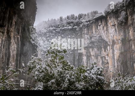 Panorama of the gorge valley and karst limestone rock formations in Wulong National Park, China Stock Photo