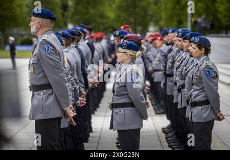 Soldaten Verschiedener Streitkraefte Wahrend Des Abschlussappell Im ...