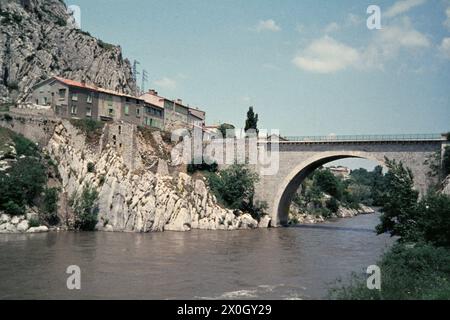 The bridge Pont de la Baume over the river Durance at Rocher de la Baume in Sisteron. [automated translation] Stock Photo