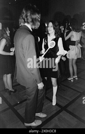 Young people dance standard dances at a prom after completing their basic course. [automated translation] Stock Photo