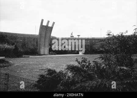 The Airlift Memorial commemorates the Airlift, during which West Berlin had to be supplied by air as a result of the blockade. It also commemorates the many people who lost their lives while working for the airlift. [automated translation] Stock Photo