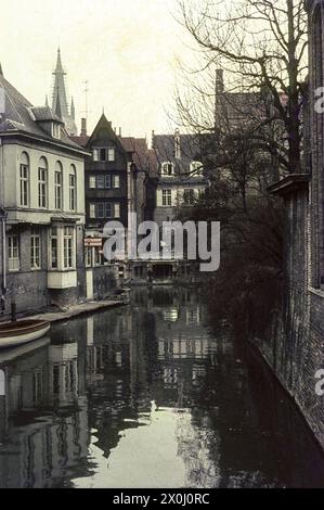 Picturesque view of the Dijver Canal in the city center. On the left the Hotel Duc de Bourgogne [automated translation] Stock Photo