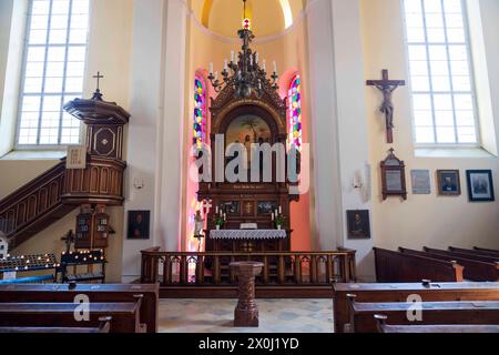 Hallstatt, Upper Austria, Austria. 12th Apr, 2024. Inside of the ''žEvangelische Pfarrkirche' church in the famous Austrian City of Hallstatt. Hallstatt is a village on Lake Hallstatt's western shore in Austria's mountainous Salzkammergut region. Its 16th-century Alpine houses and alleyways are home to cafes and shops. The city is especially popular with Chinese tourists; so popular in fact, that China built a replica of the city, which opened in 2012. (Credit Image: © Andreas Stroh/ZUMA Press Wire/Alamy Live News) EDITORIAL USAGE ONLY! Not for Commercial USAGE! Stock Photo