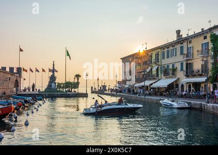 Lazise, Lago di Garda (Lake Garda), old harbor, boats in Verona, Veneto, Italy Stock Photo