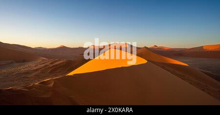 Sunrise at Dune 45 in the Namib-Naukluft National Park, Namibia Stock Photo