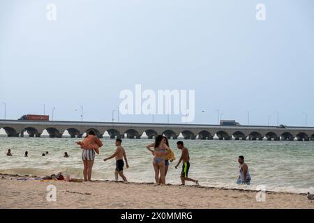 Progreso, Yucatan, Mexico. 22nd Mar, 2024. Tourists and locals enjoy a spring day at Progreso Beach, a more tranquil and laid-back atmosphere compared to the bustling resort city of Cancun. (Credit Image: © Shawn Goldberg/SOPA Images via ZUMA Press Wire) EDITORIAL USAGE ONLY! Not for Commercial USAGE! Stock Photo