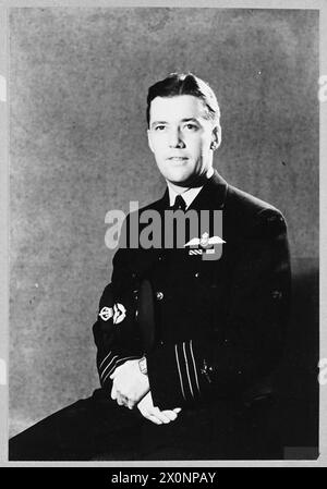 COMMANDER OF AUSTRALIAN BOMBER SQUADRON AT TWENTY-FOUR. - Story as for CH.13541. Picture issued 1944. Photographic negative , Royal Air Force Stock Photo