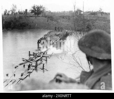 ITALY : FIFTH ARMY FRONT ROYAL ENGINEERS BRIDGE THE VOLTURNO RIVER ...