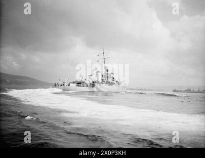 HMS ROWENA, ALGERINE CLASS MINESWEEPER. 2 SEPTEMBER 1944, GREENOCK. - , Stock Photo