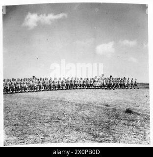 NORTH AFRICA : GENERAL EISENHOWER INSPECTS BRITISH TROOPS - General ...