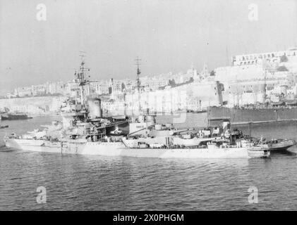 HMS WARSPITE UNDERWAY IN VALLETTA HARBOUR, MALTA. ON BOARD HMS ILLUSTRIOUS, SEPTEMBER 1943. - , Royal Navy, WARSPITE (HMS), battleship Stock Photo