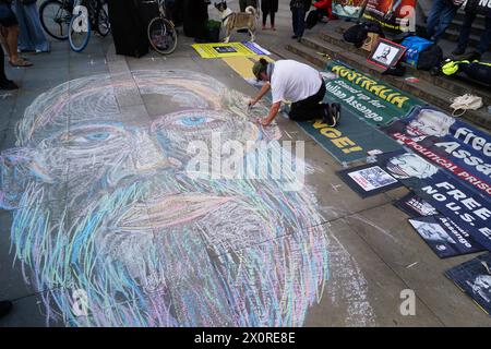 RECORD DATE NOT STATED Protest for Julian Assange at Piccadilly Circus in London Protest for Julian Assange at Piccadilly Circus in London. This week marks 5 years since his capture and incarceration. London England United Kingdom Copyright: xJoaoxDanielxPereirax Stock Photo