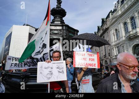 RECORD DATE NOT STATED Protest for Julian Assange at Piccadilly Circus in London Protest for Julian Assange at Piccadilly Circus in London. This week marks 5 years since his capture and incarceration. London England United Kingdom Copyright: xJoaoxDanielxPereirax Stock Photo