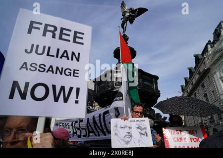 RECORD DATE NOT STATED Protest for Julian Assange at Piccadilly Circus in London Protest for Julian Assange at Piccadilly Circus in London. This week marks 5 years since his capture and incarceration. London England United Kingdom Copyright: xJoaoxDanielxPereirax Stock Photo