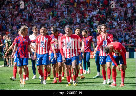 Madrid, Madrid, Spain. 13th Apr, 2024. Atletico Madrid team at the end of the La Liga EA Sports football match between Atletico Madrid and Girona FC at Estadio Civitas Metropolitano on April 13, 2024 in Madrid, Spain. (Credit Image: © Alberto Gardin/ZUMA Press Wire) EDITORIAL USAGE ONLY! Not for Commercial USAGE! Stock Photo
