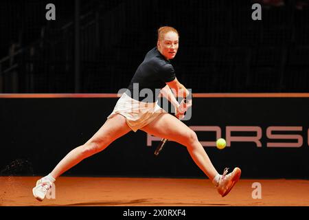 Stuttgart, Germany. 13th Apr, 2024. ELLA SEIDEL (GER) returns with backhand during the 47th Porsche Tennis Grand Prix Stuttgart WTA500. (Credit Image: © Mathias Schulz/ZUMA Press Wire) EDITORIAL USAGE ONLY! Not for Commercial USAGE! Stock Photo