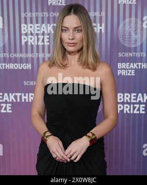 Los Angeles, USA. 13th Apr, 2024. Margot Robbie arrives at the 10th Annual Breakthrough Prize Ceremony held at the Academy Museum of Motion Picture in Los Angeles, CA on Saturday, ?April 13, 2024. (Photo By Sthanlee B. Mirador/Sipa USA) Credit: Sipa USA/Alamy Live News Stock Photo