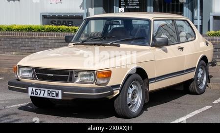 Milton Keynes,UK- Apr 14th 2024: 1984 cream Saab 99 classic car Stock Photo