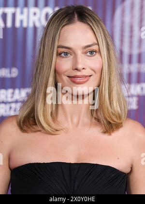 LOS ANGELES, CALIFORNIA, USA - APRIL 13: Margot Robbie wearing Rick Owens SS24 RTW and Jennifer Meyer jewels arrives at the 10th Annual Breakthrough Prize Ceremony held at the Academy Museum of Motion Pictures on April 13, 2024 in Los Angeles, California, United States. (Photo by Xavier Collin/Image Press Agency) Stock Photo