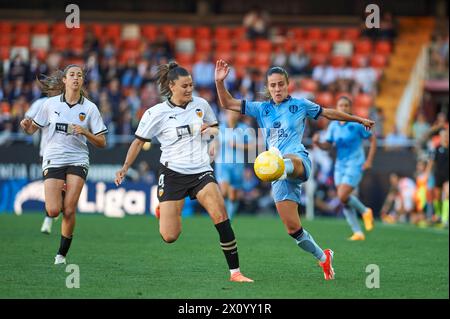 Paula Tomas of Levante UD in action during the spanish women league ...