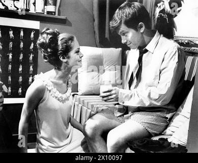 Elizabeth Hartman, Peter Kastner, on-set of the film, 'You're A Big Boy Now', Warner Bros., 1966 Stock Photo