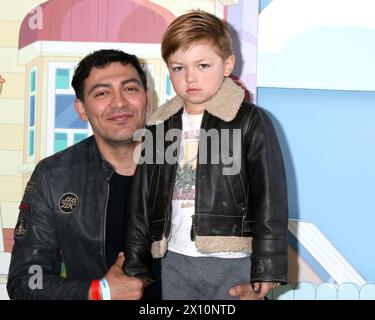 LOS ANGELES - APR 13: Alexander Wraith, Titan Eastwood at the Bluey ...