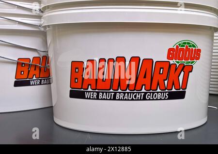 Globus Baumarkt, 25 Liter Eimer *** Globus Baumarkt, 25 liter bucket Stock  Photo - Alamy