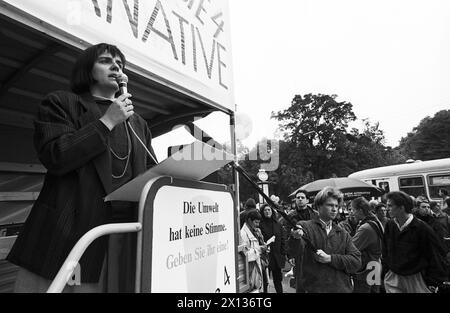 Parliamentary elections 1990: Final rally of Austria's Green Party in Vienna on October 5th 1990. In the picture: Madeleine Petrovic. - 19901005 PD0017 - Rechteinfo: Rights Managed (RM) Stock Photo