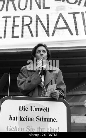 Parliamentary elections 1990: Final rally of Austria's Green Party in Vienna on October 5th 1990. In the picture: Sonja Puntscher-Riekmann. - 19901005 PD0016 - Rechteinfo: Rights Managed (RM) Stock Photo