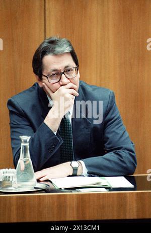 EU debate in Austria's parliament on May 4th 1994: 374 representatives of the EU Parliament voted for Austria's accession to the European Union, 24 against and 61 abstained from voting. In the picture: Finance minister Ferdinand Lacina. - 19940504 PD0004 - Rechteinfo: Rights Managed (RM) Stock Photo