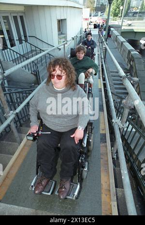 Vienna on October 27th 1994: The 'Working Group Cultur' fought for maintenance of a wheelchair ramp, that was originally just fixed for the annual  Viennale Festival at Urania Cinema in Vienna. - 19941027 PD0006 - Rechteinfo: Rights Managed (RM) Stock Photo