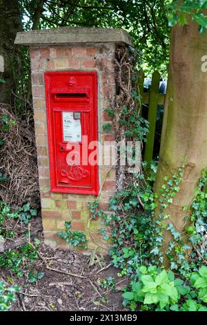 Vintage British red post box from the reign of King Edward VII (1901-1910) Stock Photo