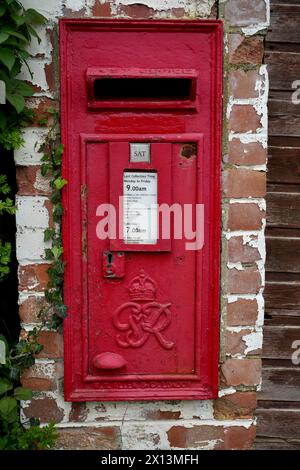 Vintage Red British post box from the reign of King George VI (1936-1952) Stock Photo